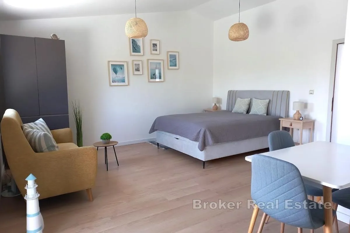 trosoban apartman u blizini plaže - slika 14