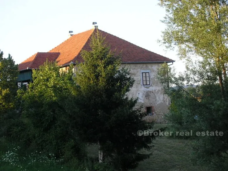kuća na mirnoj lokaciji, na prodaju - slika 2
