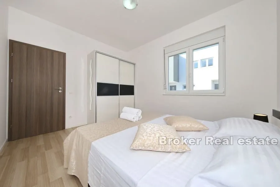 apartmanska kuća u blizini mora - slika 12