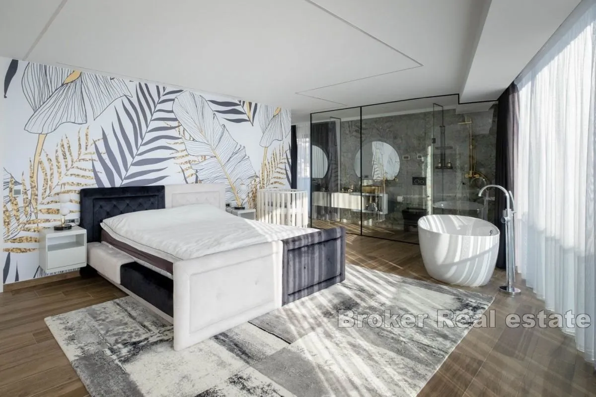 penthouse s pogledom na more na dominantnoj poziciji - slika 8