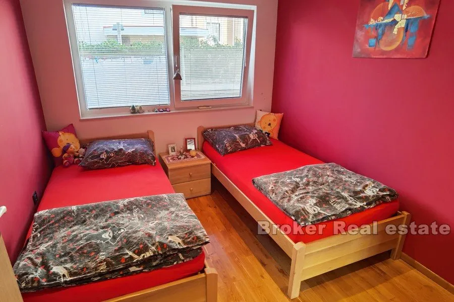 luksuzan stan prvi red do mora - slika 8