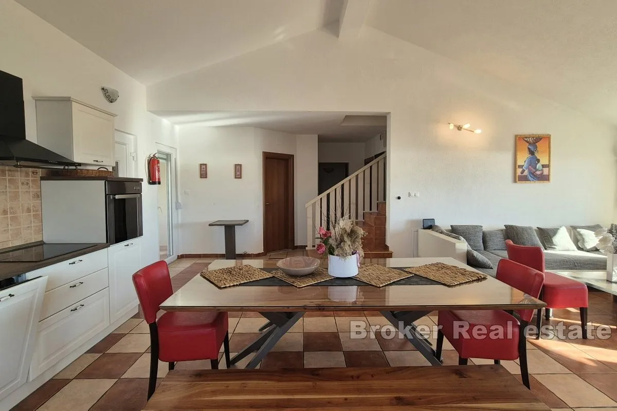 apartmanska kuća s pogledom na more - slika 9
