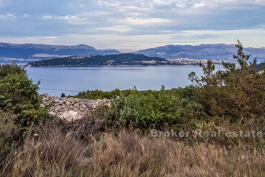 Građevinsko zemljište s pogledom na more - Trogir