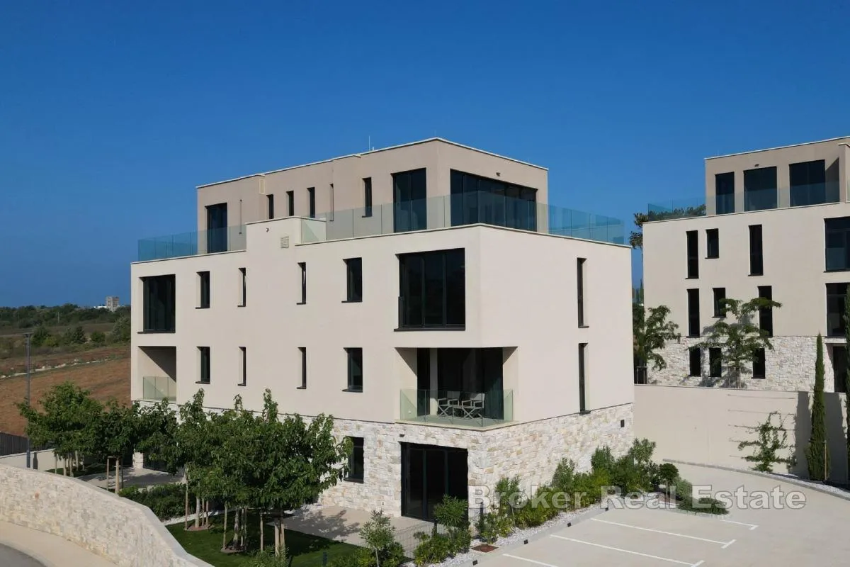 Predivni dvosobni stan u novogradnji unutar luksuznog resorta - Umag