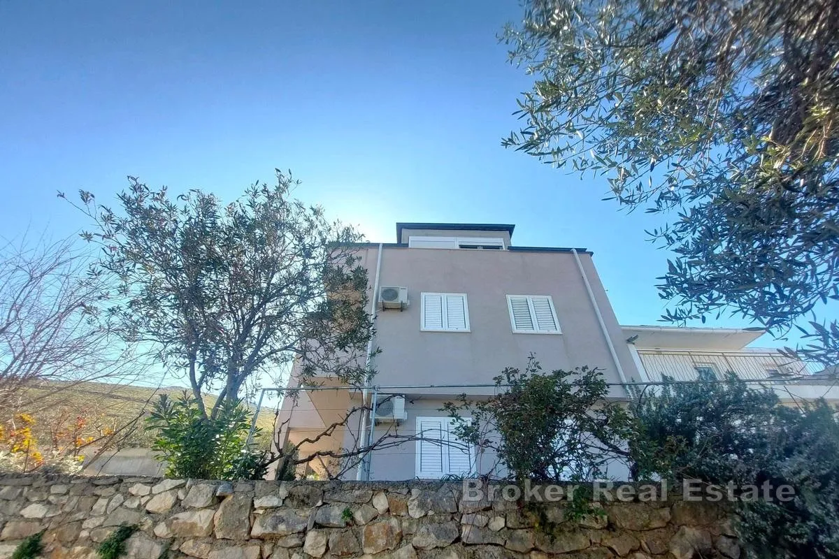 apartmanska kuća uz more - slika 3