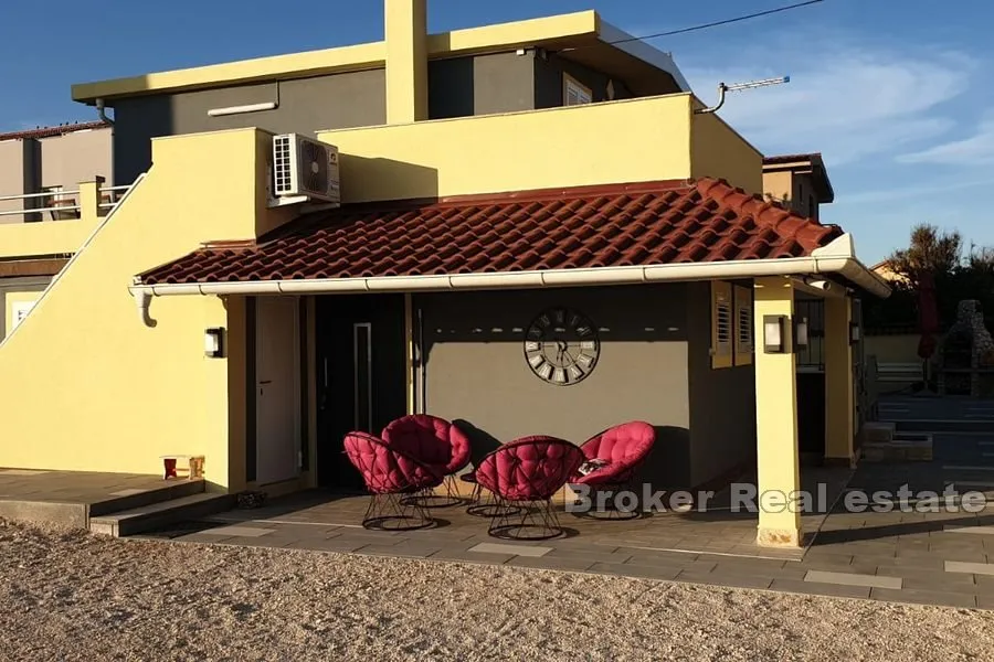 apartmanska kuća prvi red do mora - slika 5