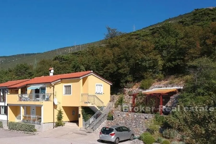 apartmanska kuća prvi red do mora - slika 2