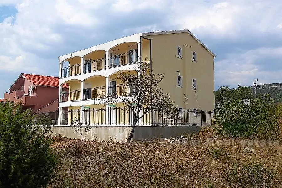 Novoizgrađena kuća sa 7 apartmana, na prodaju - Trogir