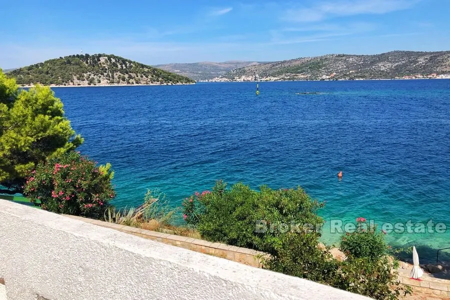 apartmanska kuća, prvi red do mora - slika 20