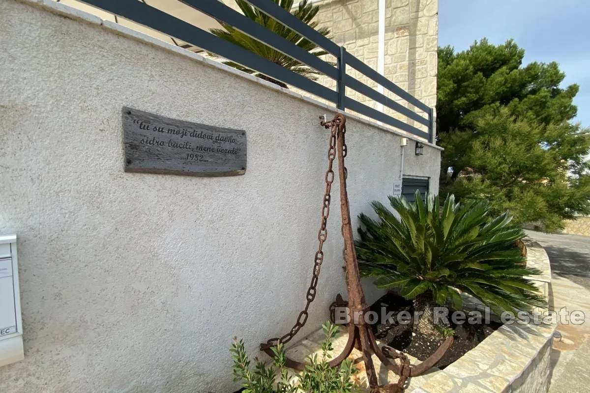 suvremena vila s bazenom u blizini mora - slika 14