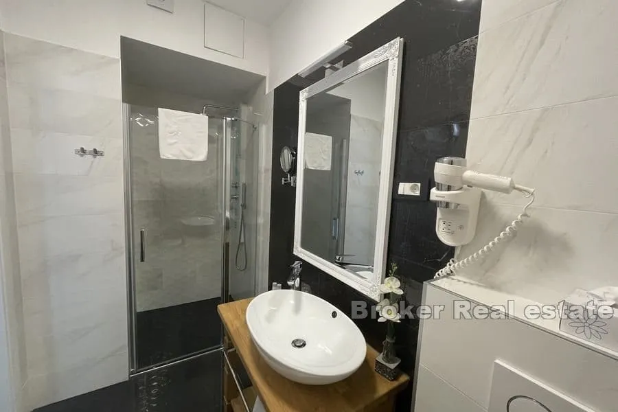 apartman s četiri jedinice - slika 13
