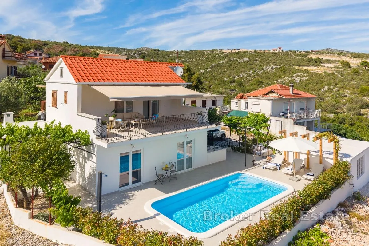 moderna vila s bazenom - slika 2