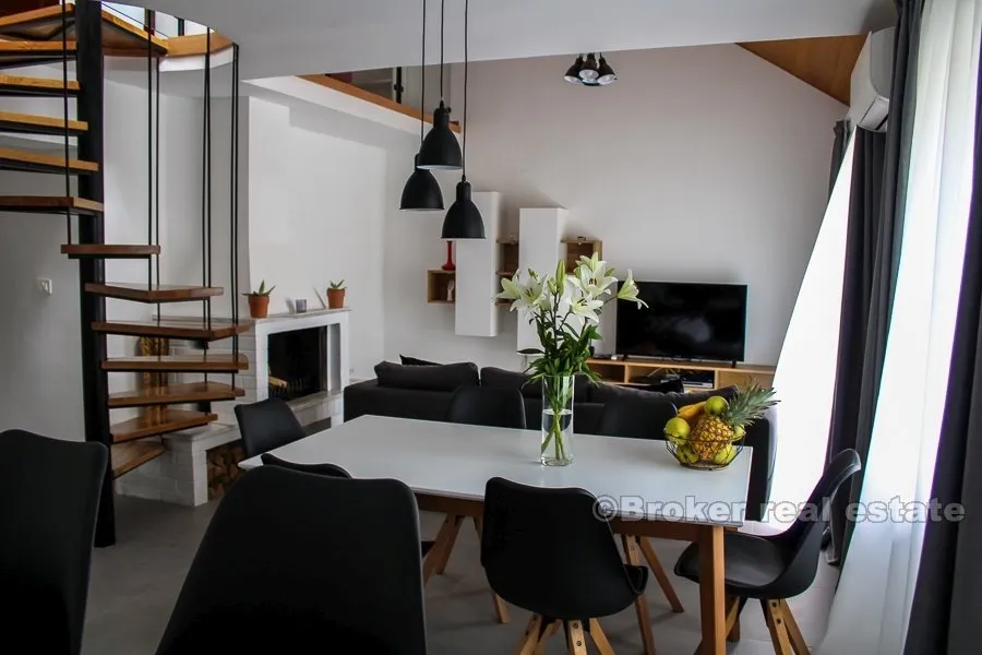 dvoetažan penthouse, dugoročni najam - slika 4
