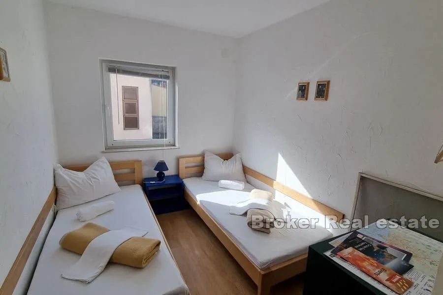 apartmanska kuća blizu plaže i centra - slika 5