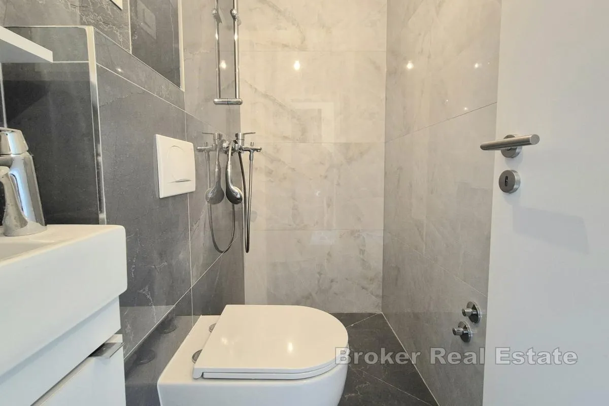 penthouse s krovnom terasom i parkirnim mjestom - slika 7