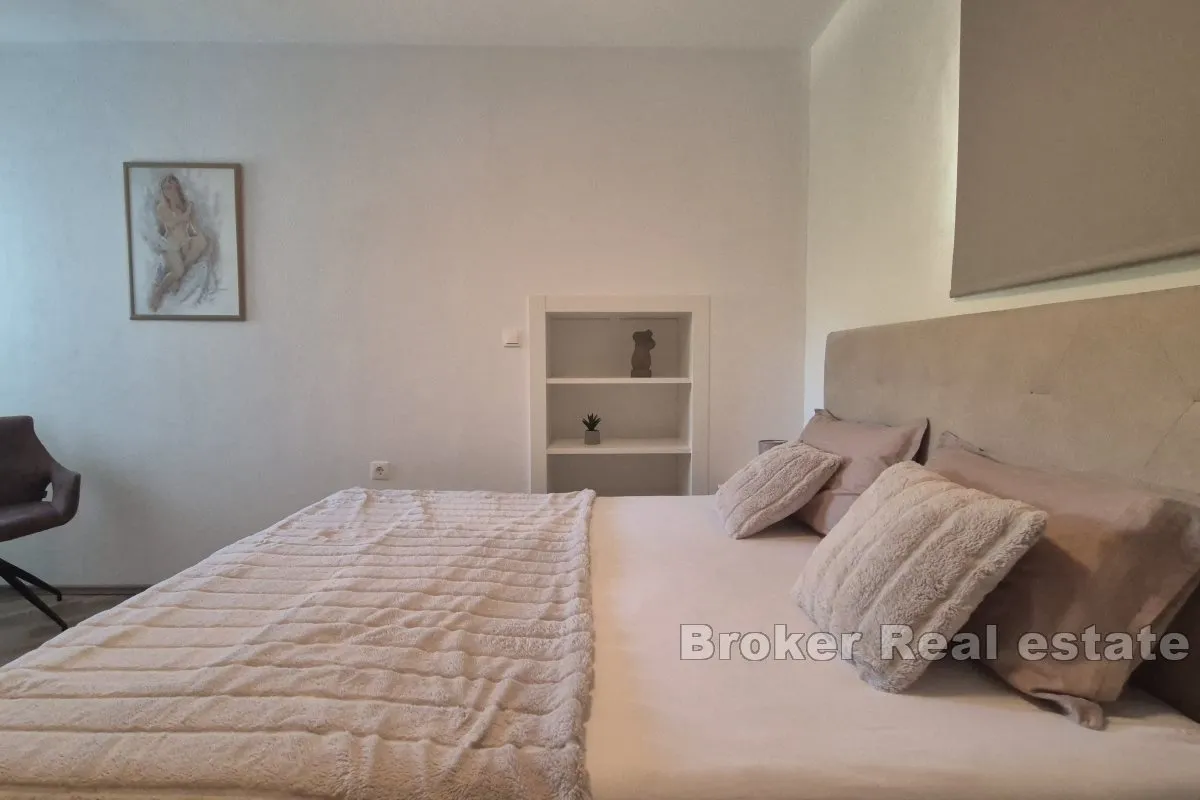 moderna vila s bazenom - slika 11