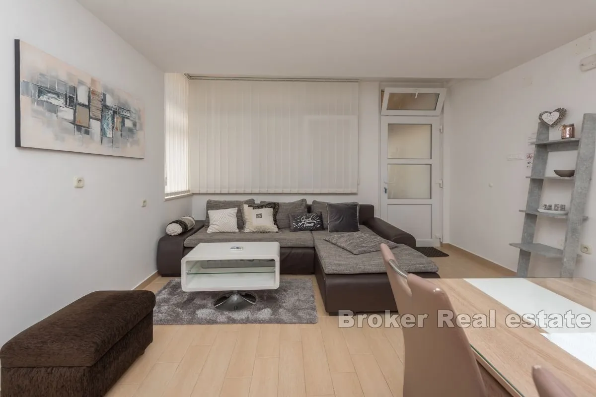 kuća sa šest apartmana blizu mora - slika 10