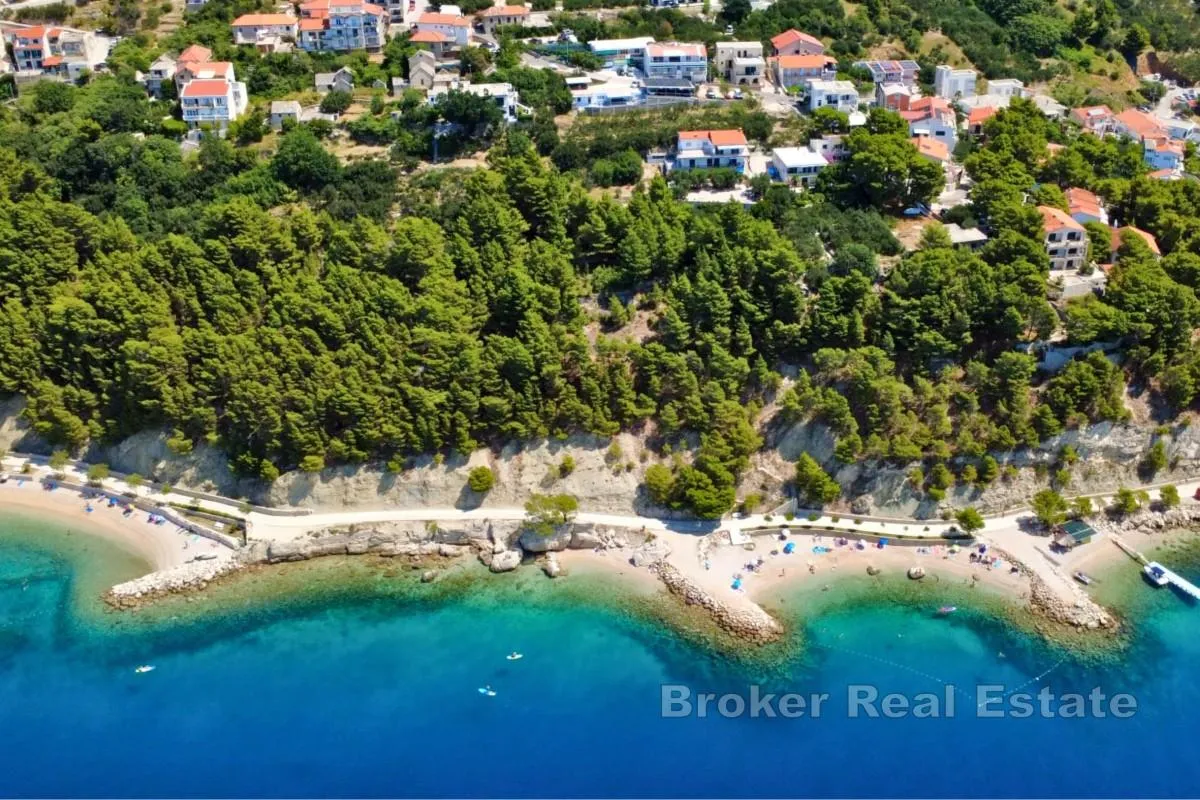 dvosoban stan s pogledom na more, u blizini plaže - slika 10