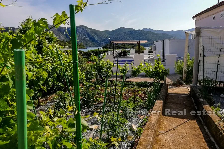 kuća u prvom redu do mora - slika 12