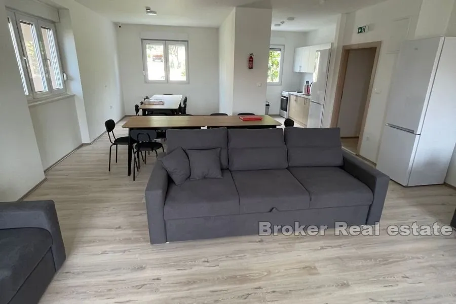 hostel sa sedam soba - slika 2