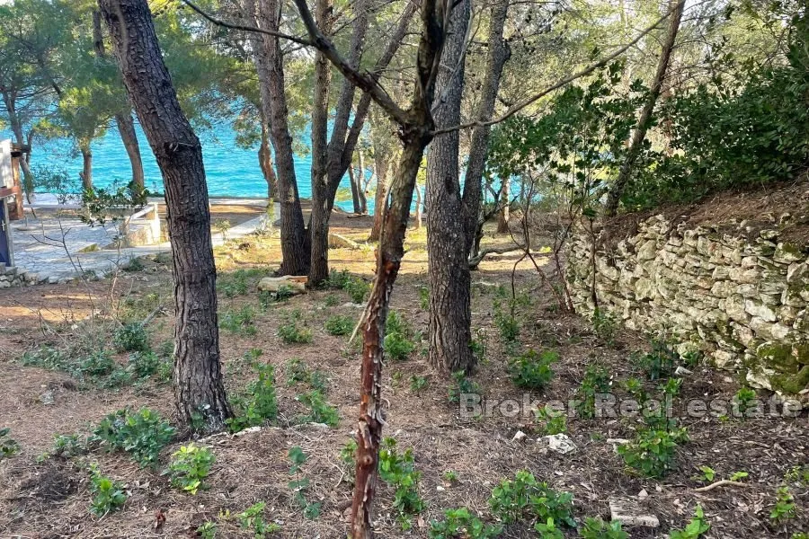 Građevno zemljište u prvome redu do mora - Ugljan, Preko