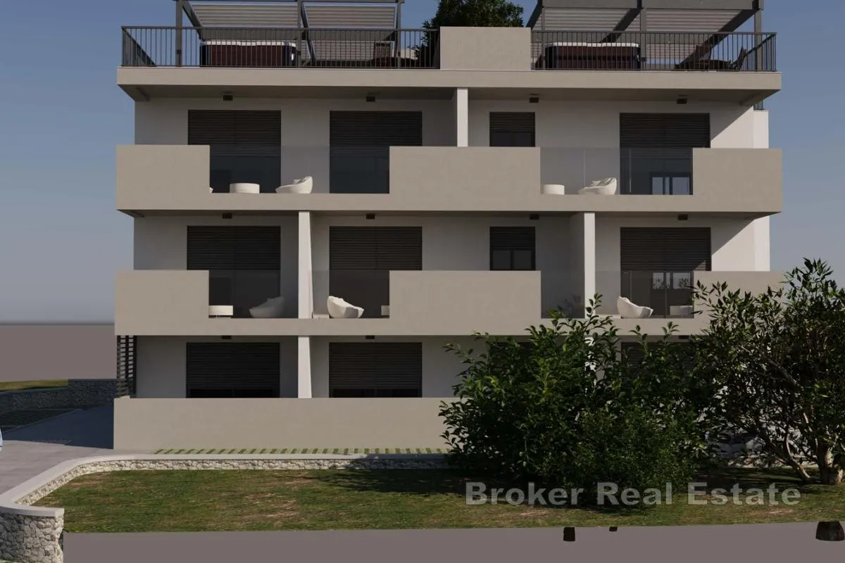 dvosoban penthouse stan s krovnom terasom i pogledom na more - slika 4