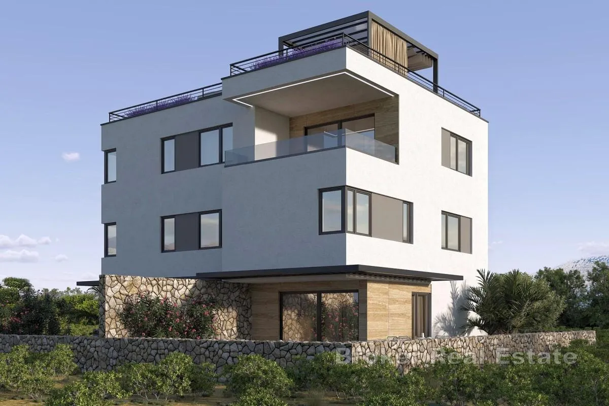 dvoetažni apartman s vrtom i bazenom - slika 2