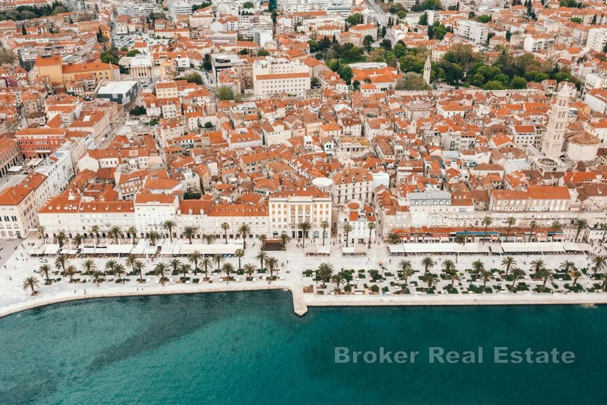 Trosoban stan s pogledom na more - Split