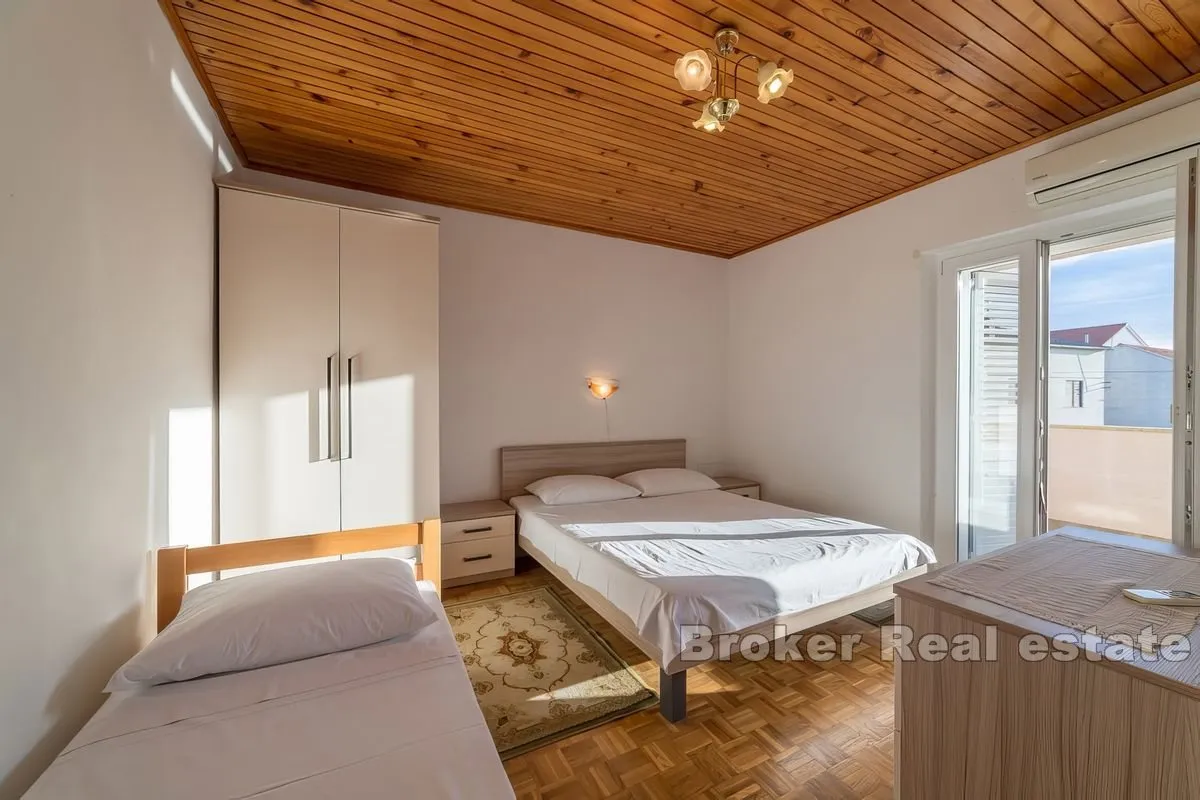 apartmanska kuća blizu plaže - slika 11