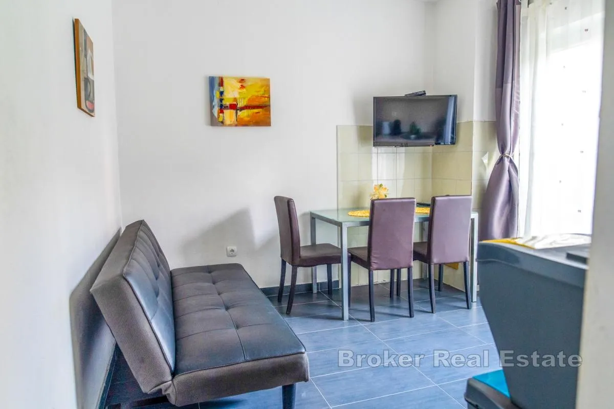 dvojna apartmanska kuća u prvom redu do mora - slika 13