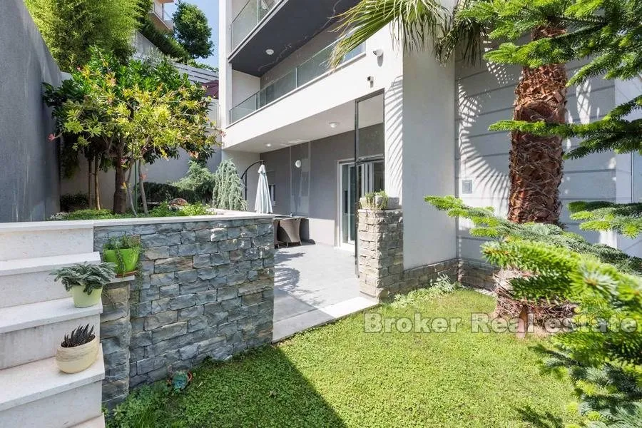 prekrasna apartmanska kuća - slika 11