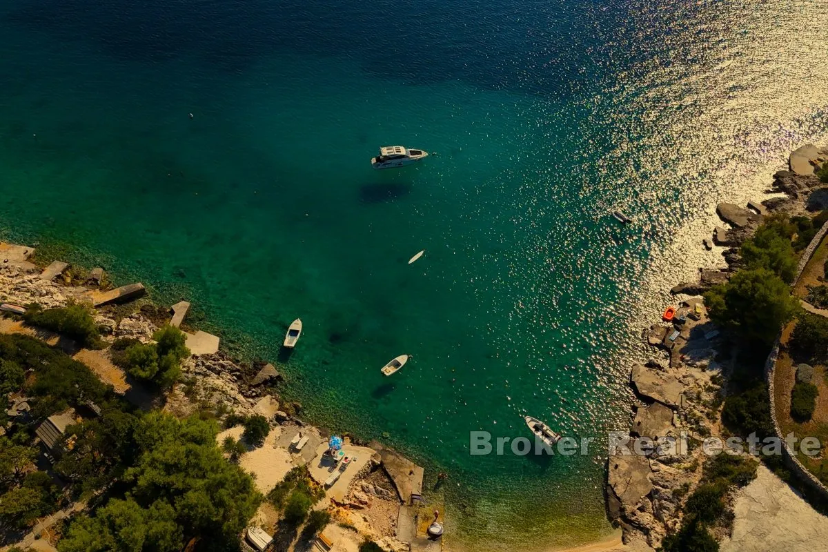 luksuzna vila s bazenom i pogledom na more - slika 15