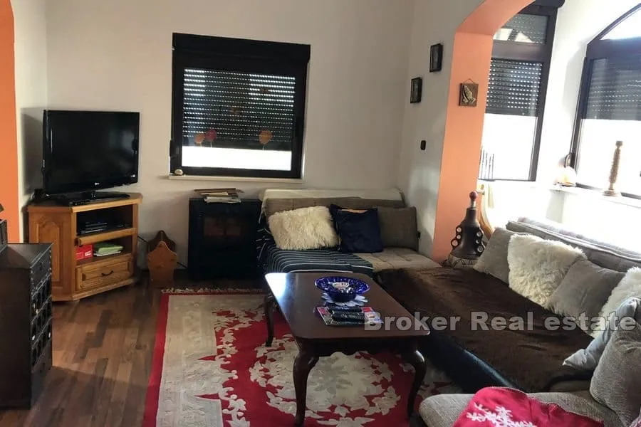 apartmanska kuća, prvi red do mora - slika 6