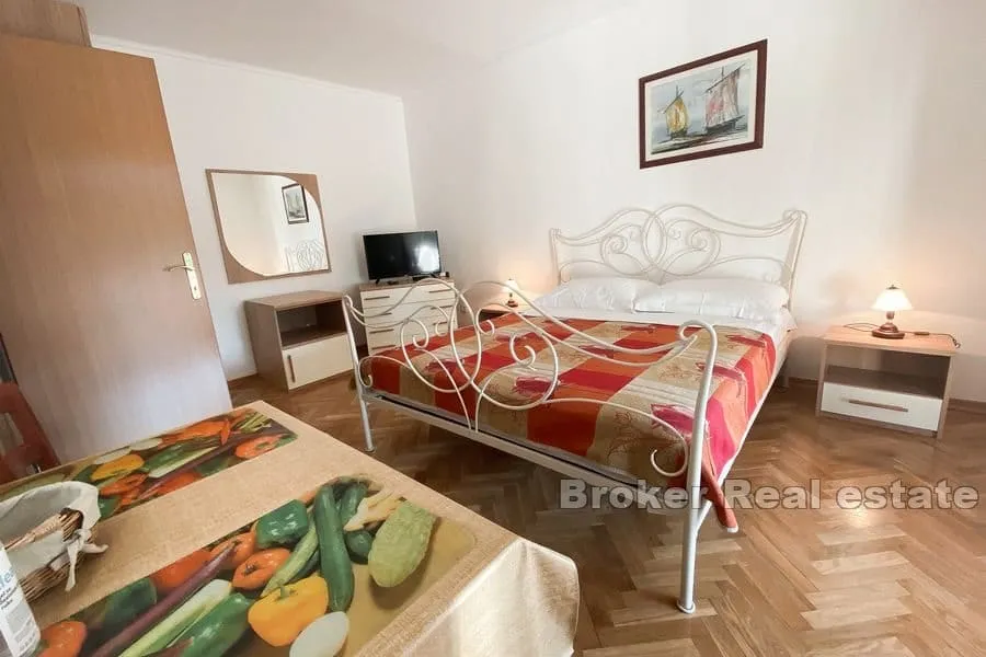 apartmanska kuća blizu mora - slika 16