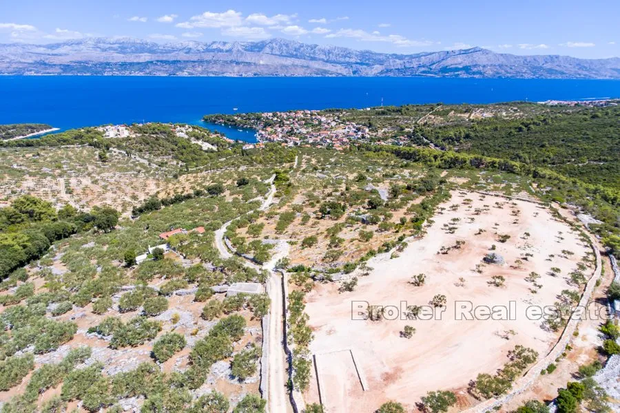 Zemljište s pogledom na more i obalu - Brač, Brač