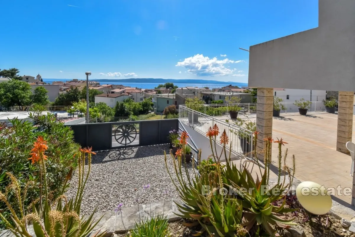 poslovno apartmanska kuca sa prekrasnim pogledom i blizinom mora - slika 4