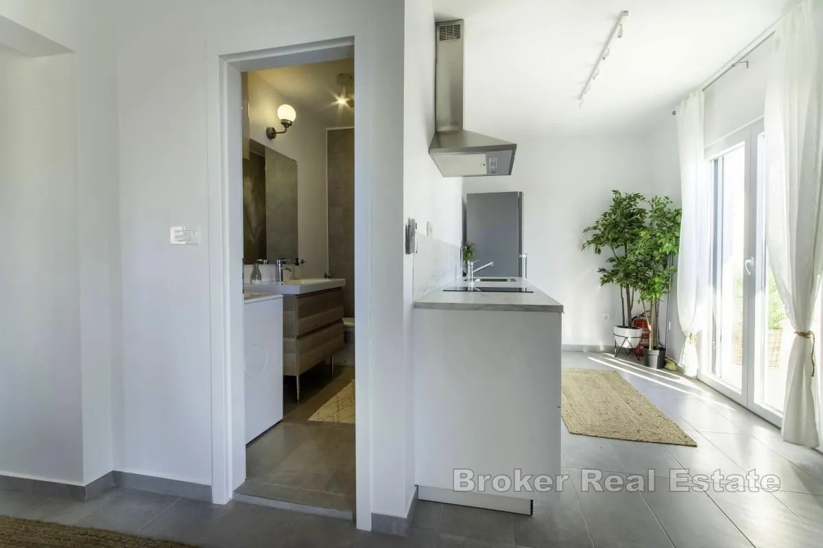 penthouse s terasom i pogledom na more - slika 8