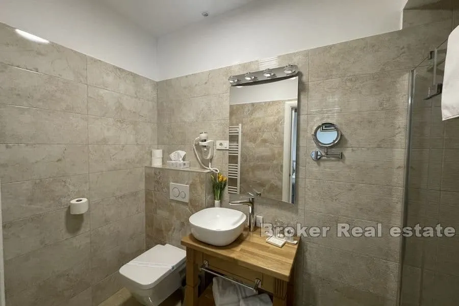 apartman s četiri jedinice - slika 4