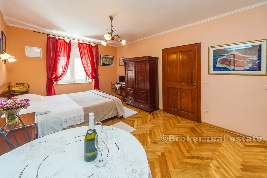 kamena kuća, u centru grada, na prodaju - slika 7