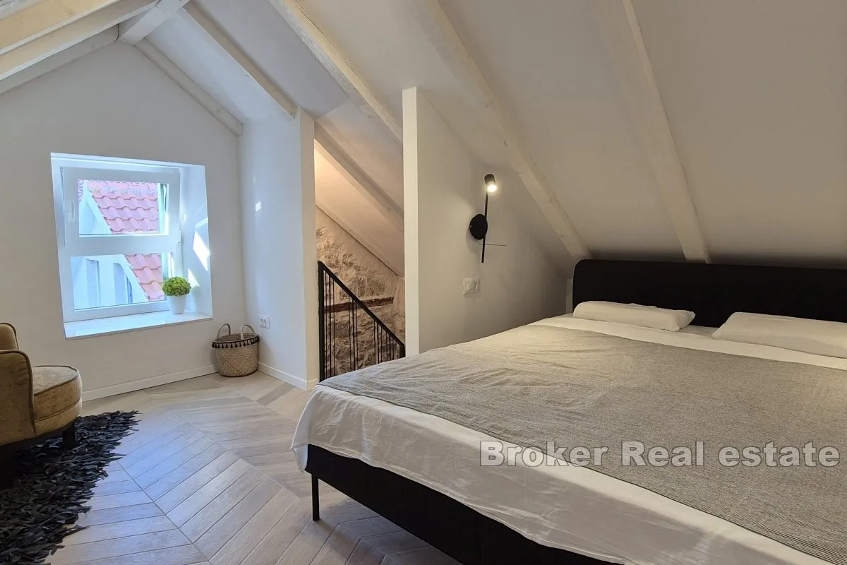 renovirana kamena kuća u blizini mora - slika 6