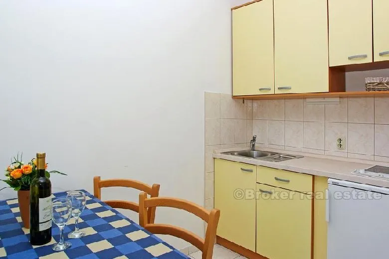 apartmanska kuća s bazenom i pogledom na more, na prodaju - slika 16