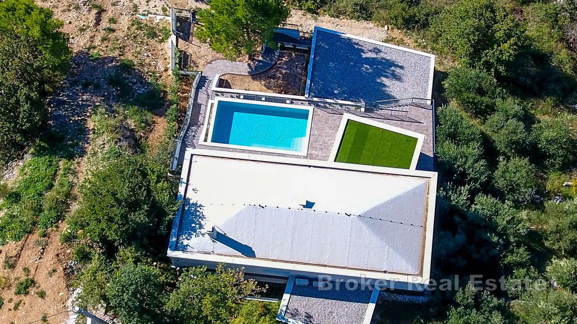 moderna vila s bazenom i pogledom na more - slika 5