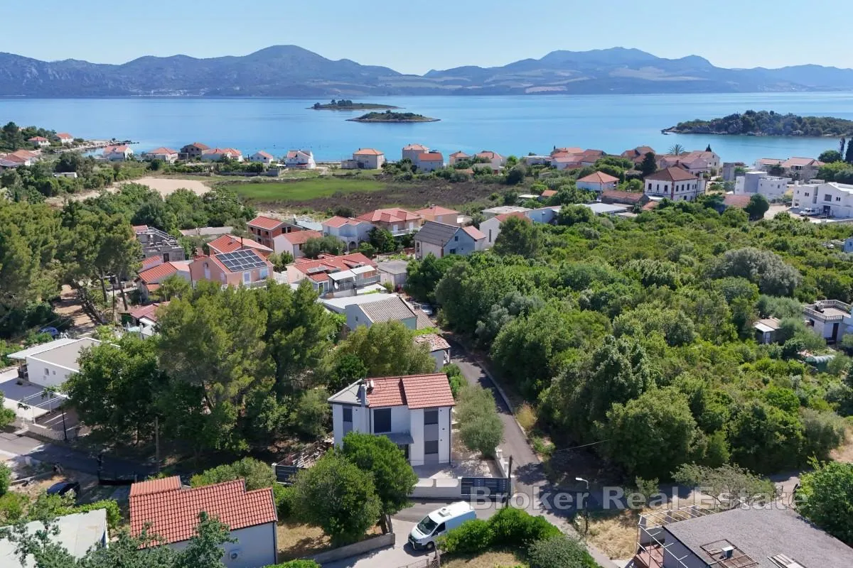 kamena obiteljska kuća pogodna za turizam - slika 6