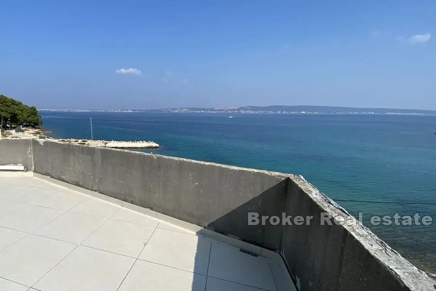 apartmanska kuća prvi red do mora - slika 19