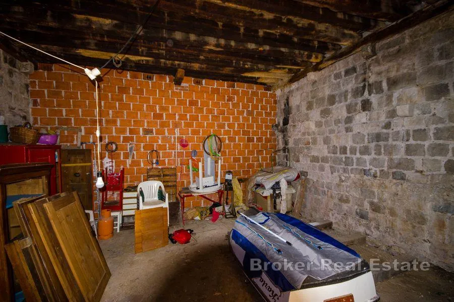 kameni dvorac do mora - slika 10