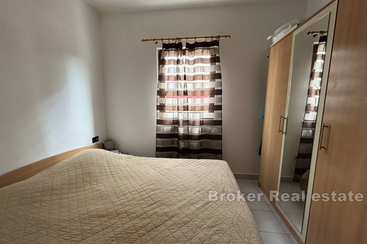 trosoban apartman s pogledom na more - slika 13