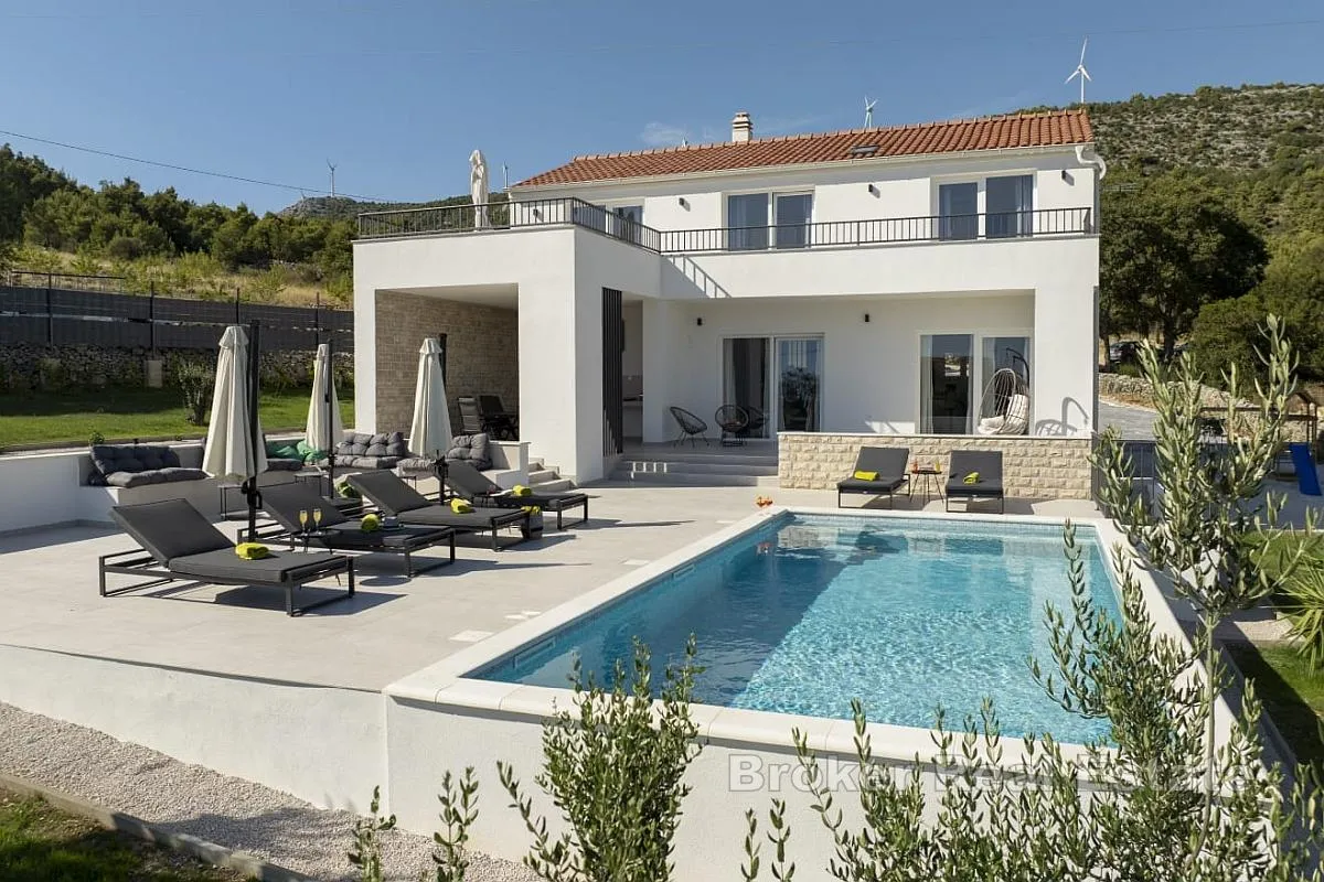 moderna vila s bazenom - slika 2