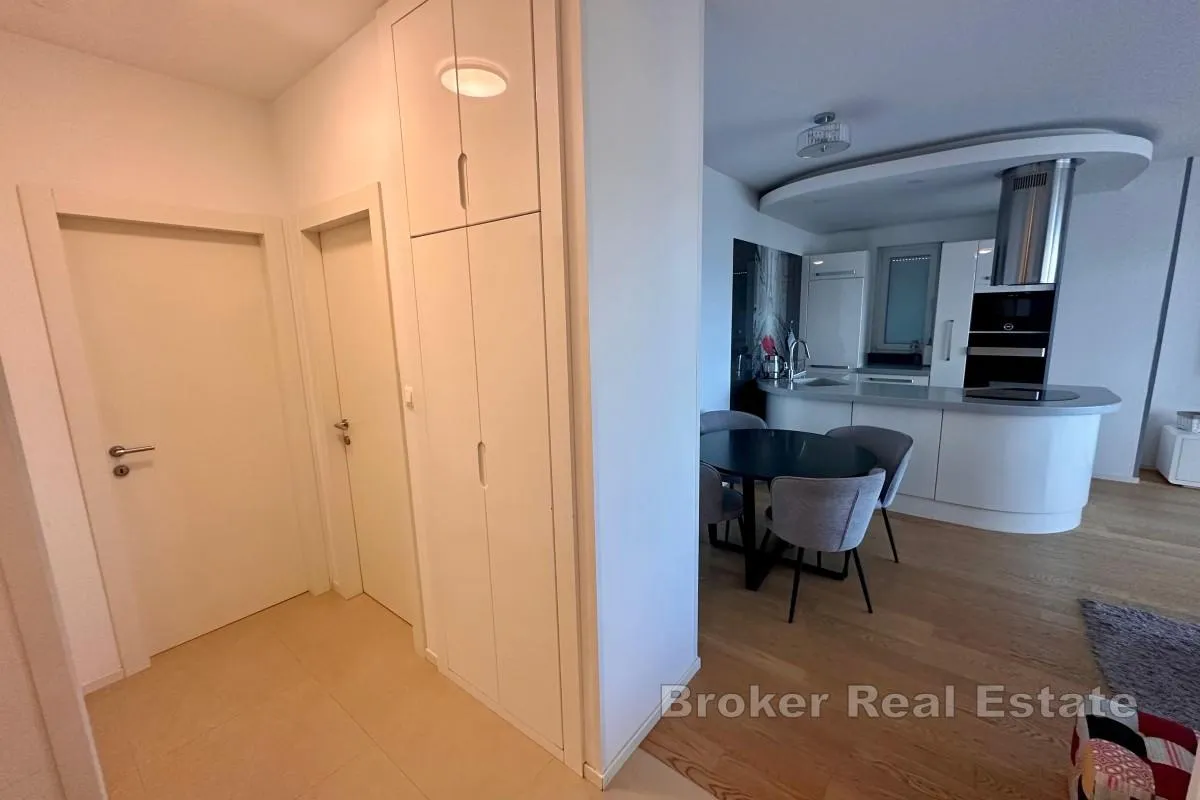 penthouse u neposrednoj blizini mora - slika 3
