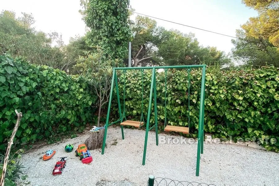 apartmanska kuća blizu mora - slika 17