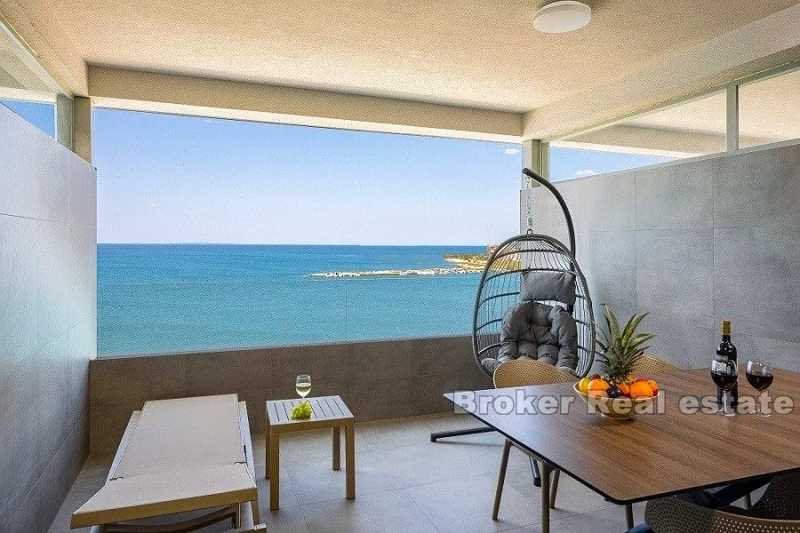 apartmani prvi red do mora - slika 5
